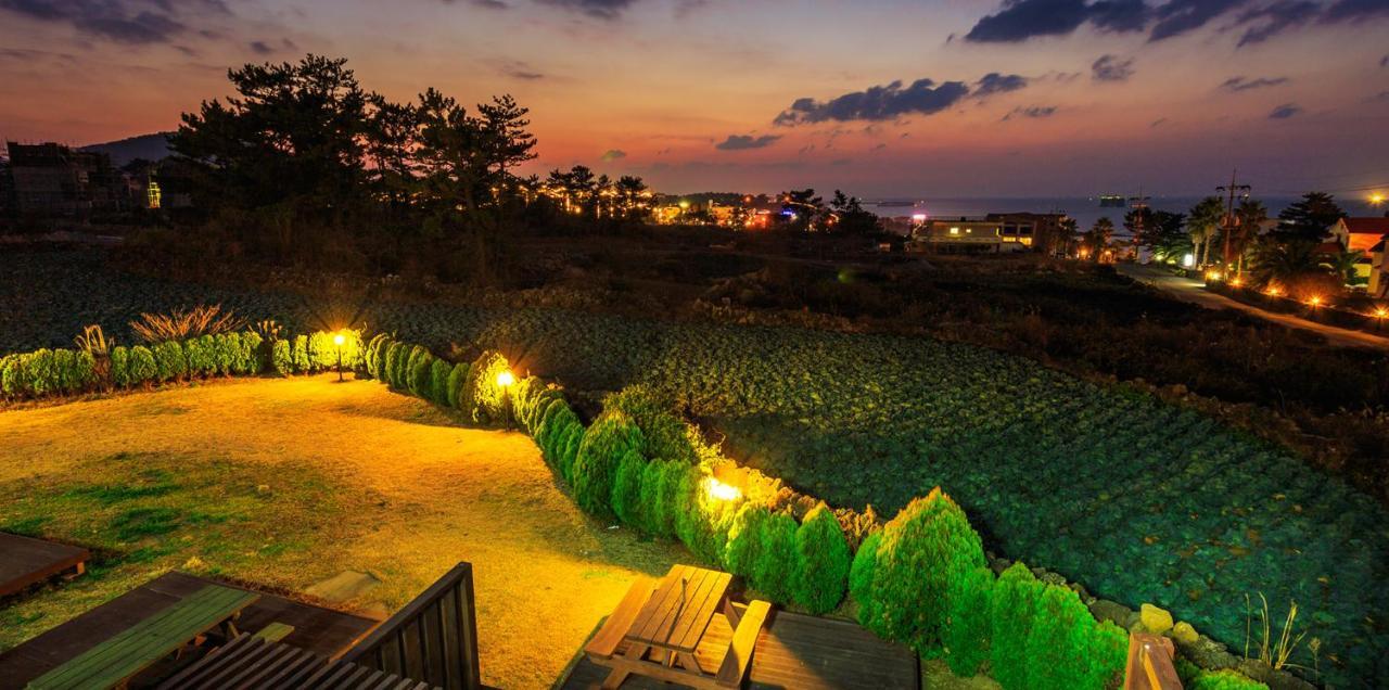 White Dream Pension Jeju Exteriör bild