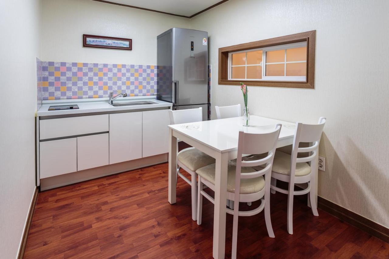 White Dream Pension Jeju Rum bild